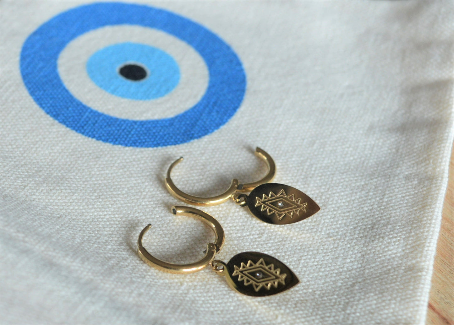 Pandora Ohrringe mit griechischem Mataki (gold)