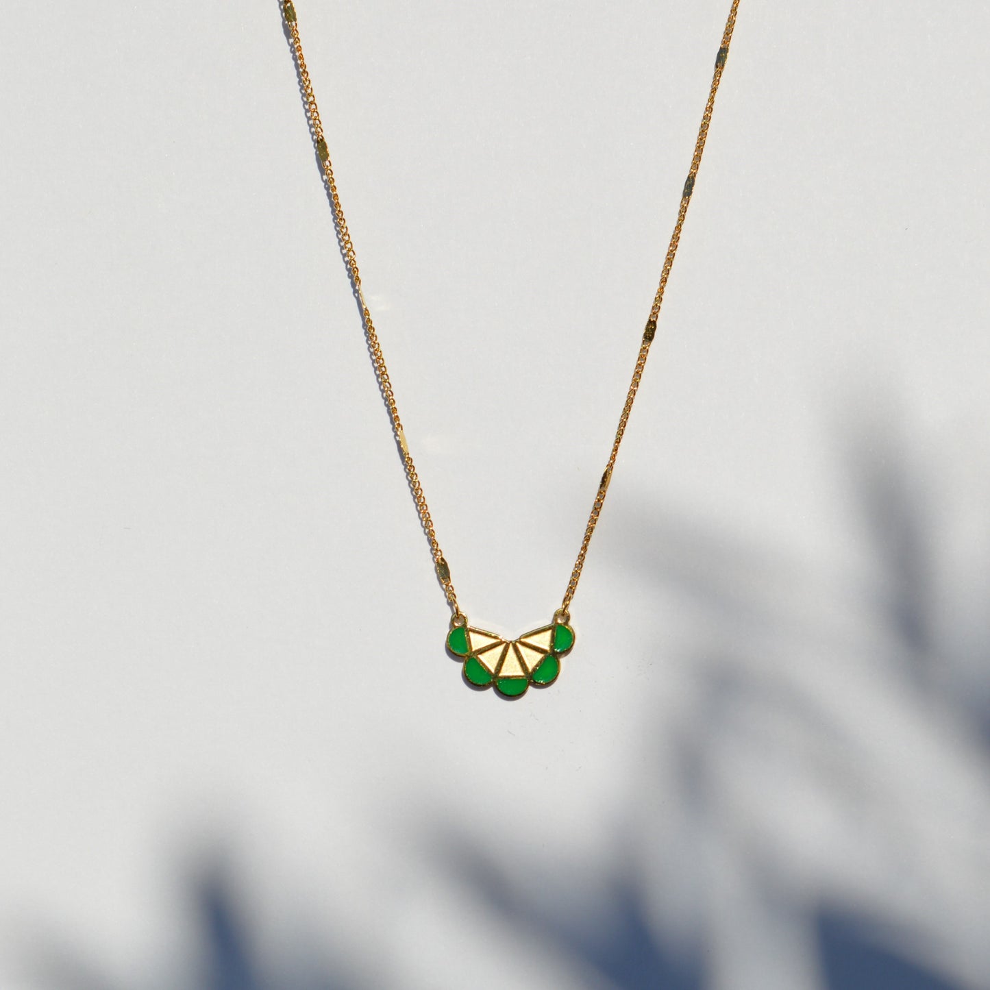Eirini Halskette (gold & grün)
